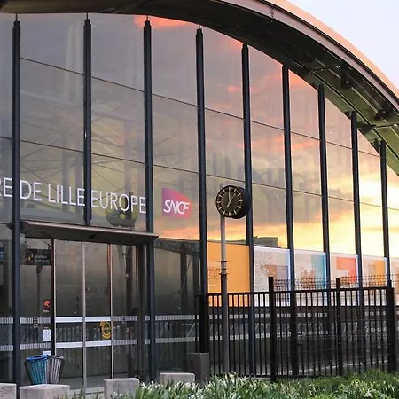 5-bedroom House In The Centre Of Lille. Πανσιόν