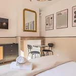 5-bedroom House In The Centre Of Lille. Casa de hóspedes Lille