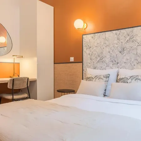 5-bedroom House In The Centre Of Lille. 게스트하우스 릴