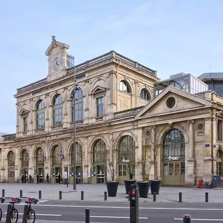 5-bedroom House In The Centre Of Lille. Pensión Lila
