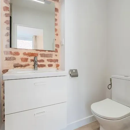 5-bedroom House In The Centre Of Lille. Casa de hóspedes