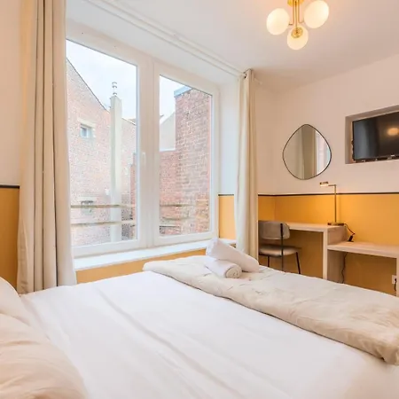 게스트하우스 5-bedroom House In The Centre Of Lille. 릴