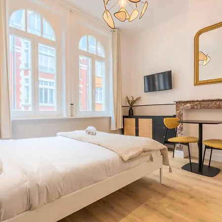 5-bedroom House In The Centre Of Lille. 게스트하우스