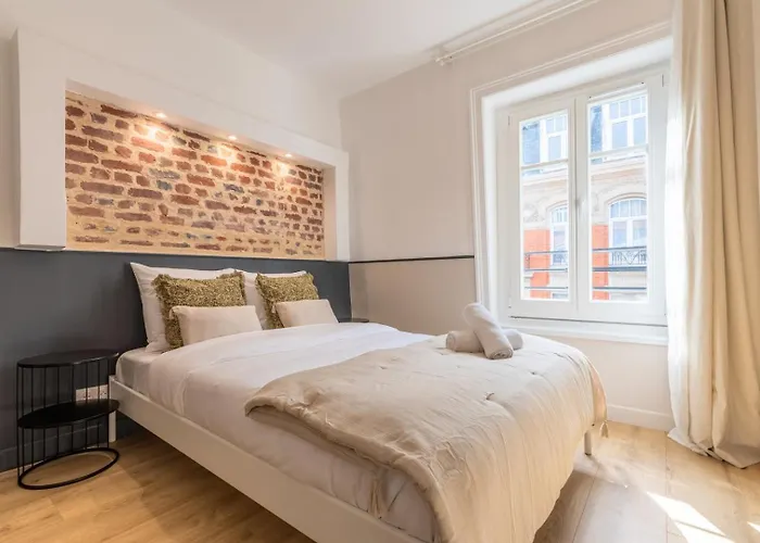 5-bedroom House In The Centre Of Lille. 게스트하우스 4*