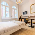 5-bedroom House In The Centre Of Lille. בית הארחה