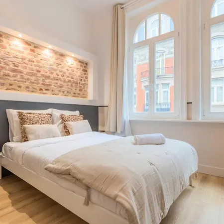 5-bedroom House In The Centre Of Lille. * ליל
