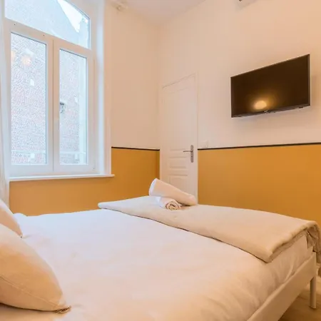 5-bedroom House In The Centre Of Lille. בית הארחה 4*