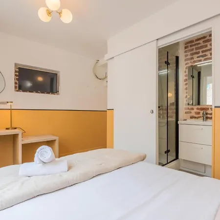 5-bedroom House In The Centre Of Lille. ליל
